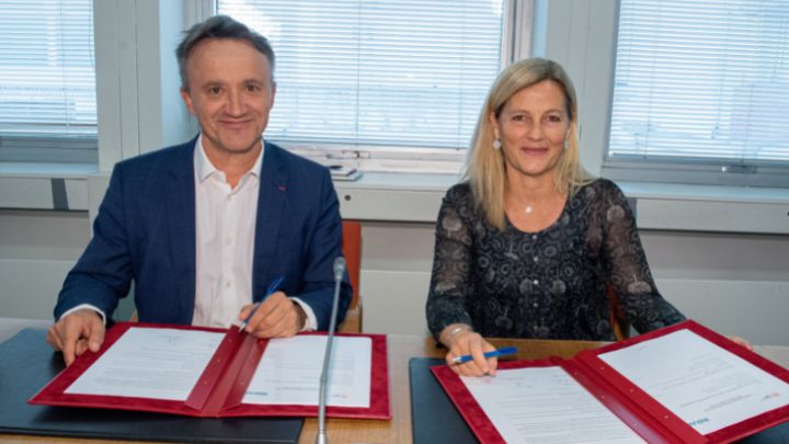 Signature de l'accord