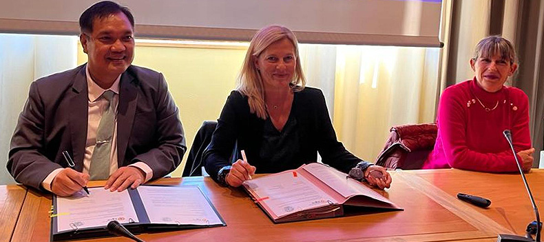 Signature de l'accord de coopération